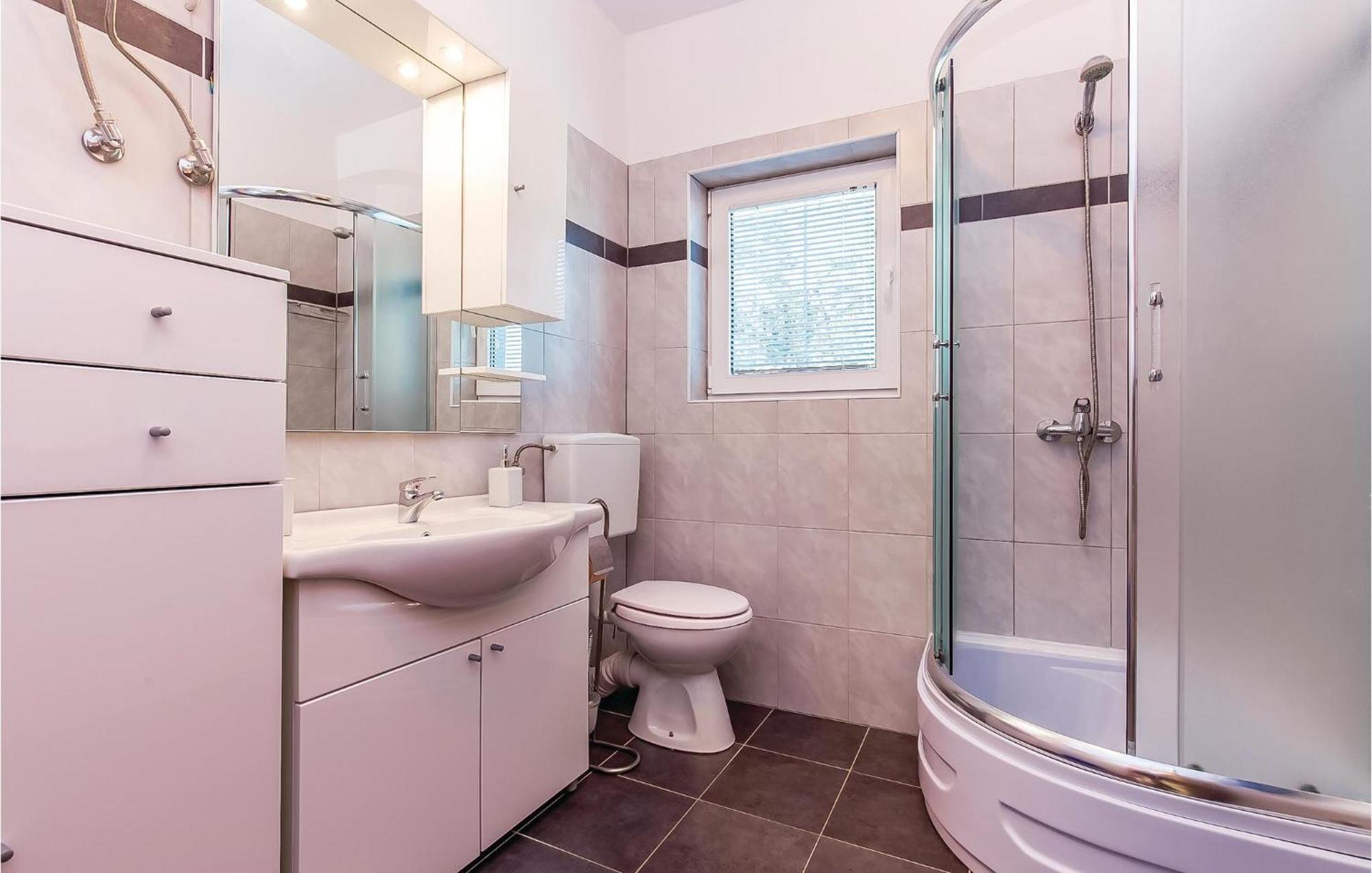 Awesome Apartment In Dobrinj With Wifi Exterior foto